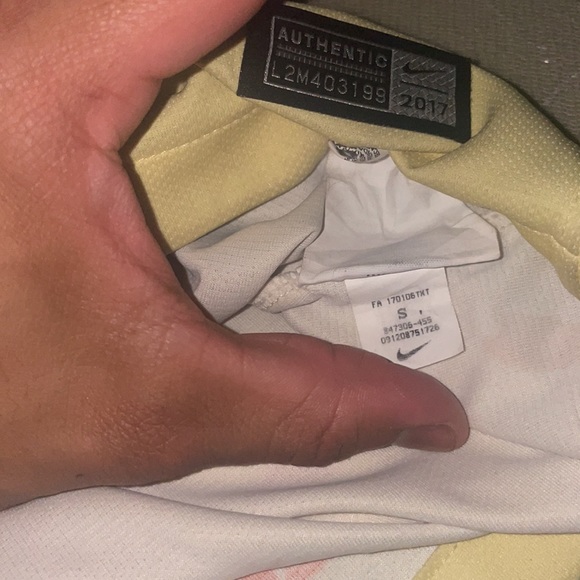 Club America 17/18 jersey - Picture 6 of 7